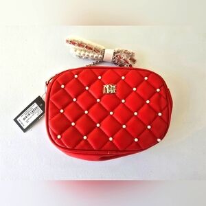 🆕️ Badgley Mischka Camera Bag